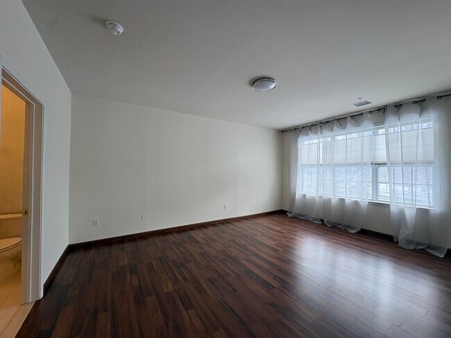 Master bedroom - 326 Timberlake Dr Unit 326  Timberlake Dr