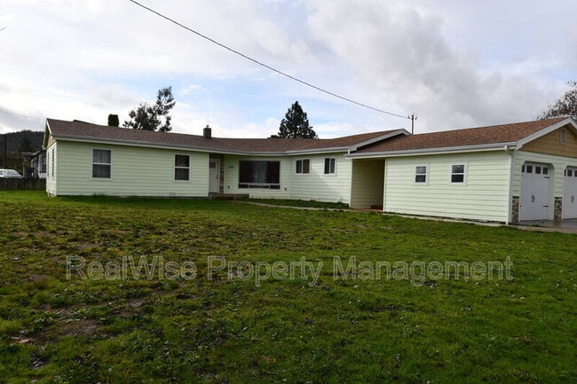 Photo - 2347 Cannon Ave