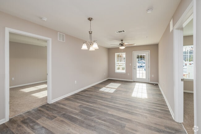 2BR, 1.5BA - 950SF - Living Room