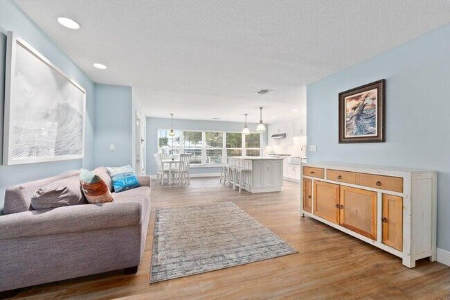 Photo - 1749 SW Coxswain Pl