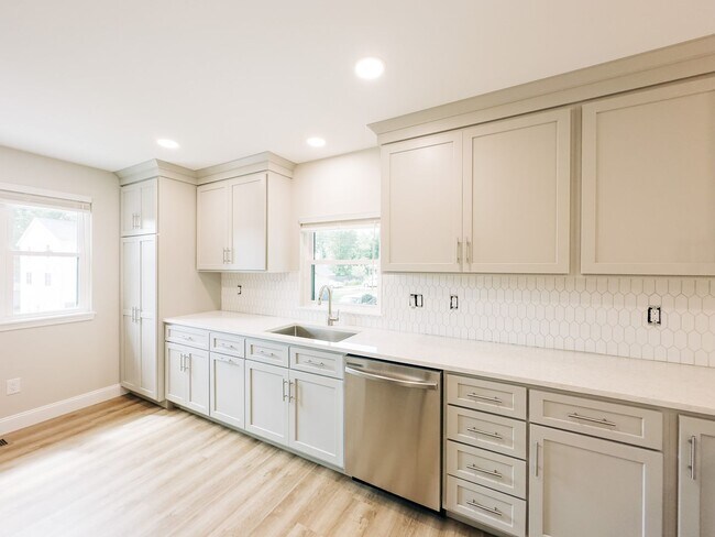 Photo - 208 E 16th St Unit 208 E 16th