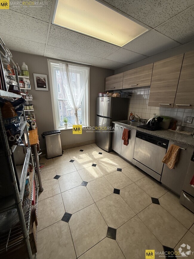 Building Photo - 1710 Commonwealth Ave Unit 1 Rental