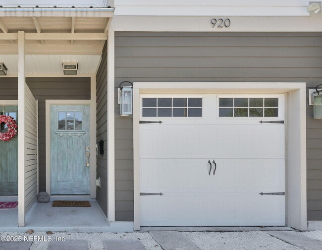 Photo - 920 2nd St N