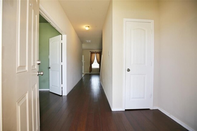 Photo - 2720 Overton St