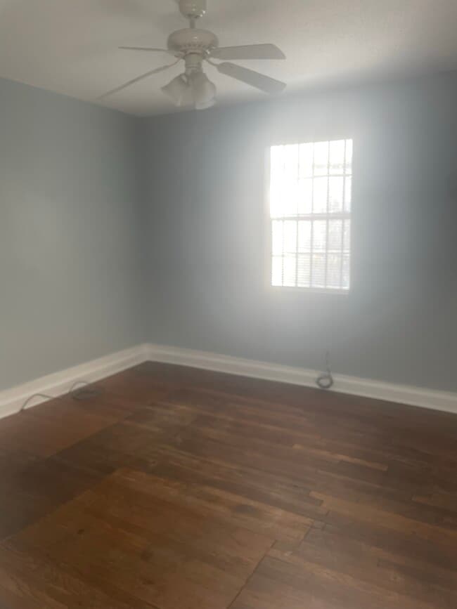 Photo - 858 Geranium St