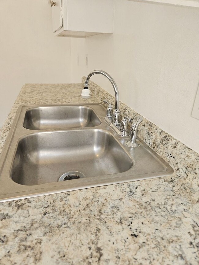 Photo - 1616 Picadilly Way Unit B