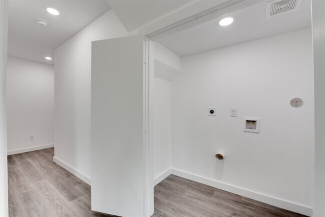 Photo - 8128 Sterlingshire St