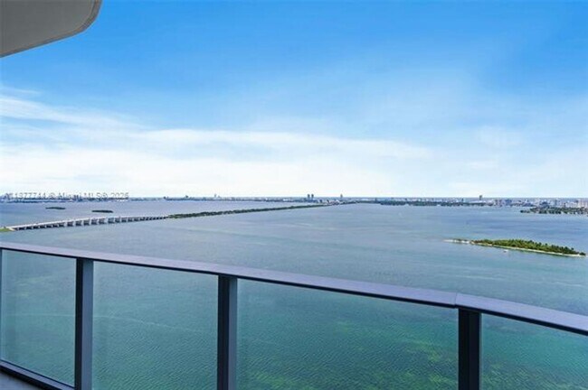 Photo - 700 NE 24th St Unidad 700 NE 24th St 3404