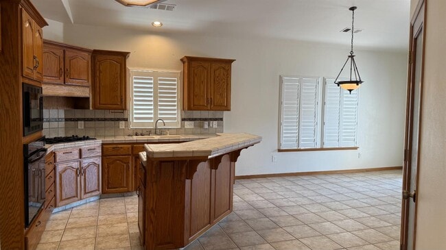 Photo - 521 Sherwood Ct