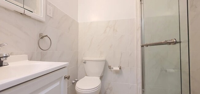 316 McGuinness Blvd Unit 4R