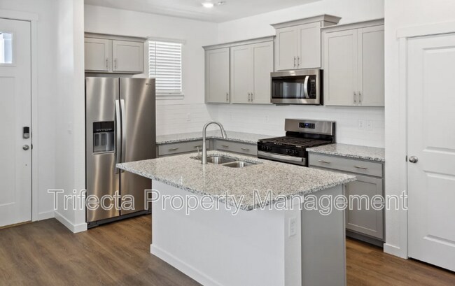 Photo - 628 Thoroughbred Ln