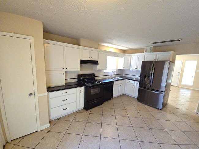 Photo - 4718 Reynaldo Dr