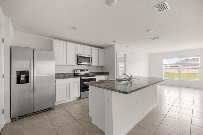 8904 SW 50th Ter