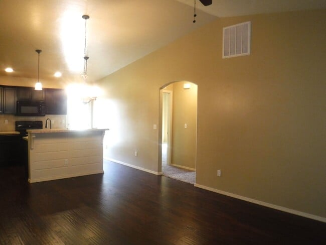 Photo - Beautiful 3bed, 2bath home located just of...