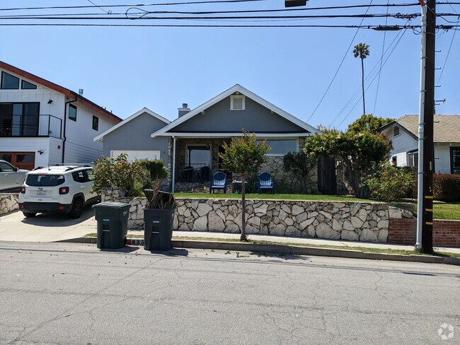 Building Photo - Cozy 3 bed/2 bath home in El Segundo