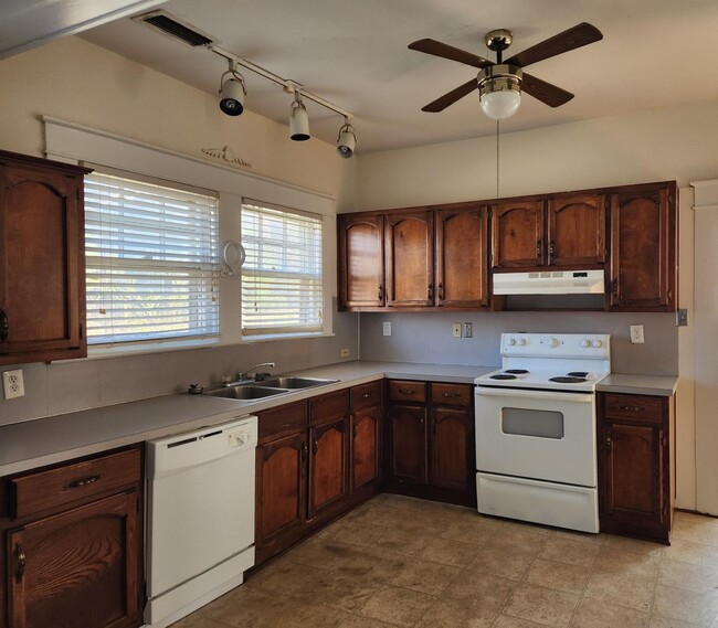 Photo - 529 10th Ct S