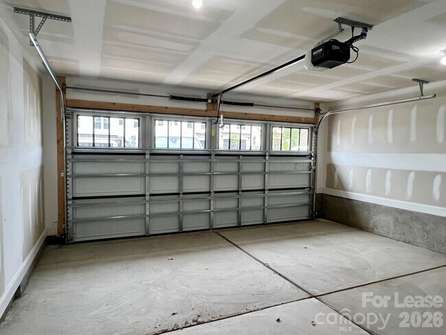 Photo - 2132 Barrowcliffe Dr NW
