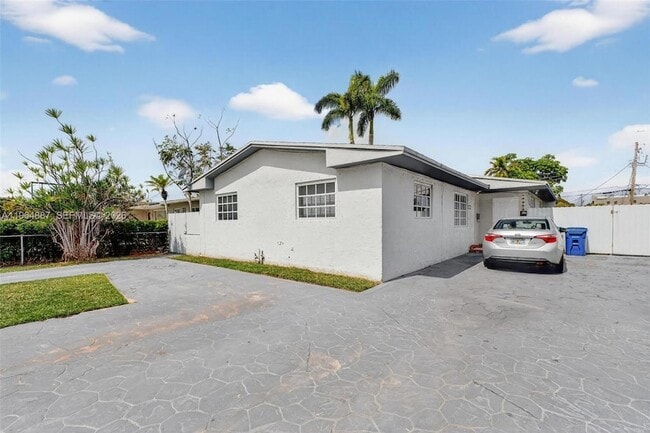 Photo - 11441 SW 2nd St Unit 11441