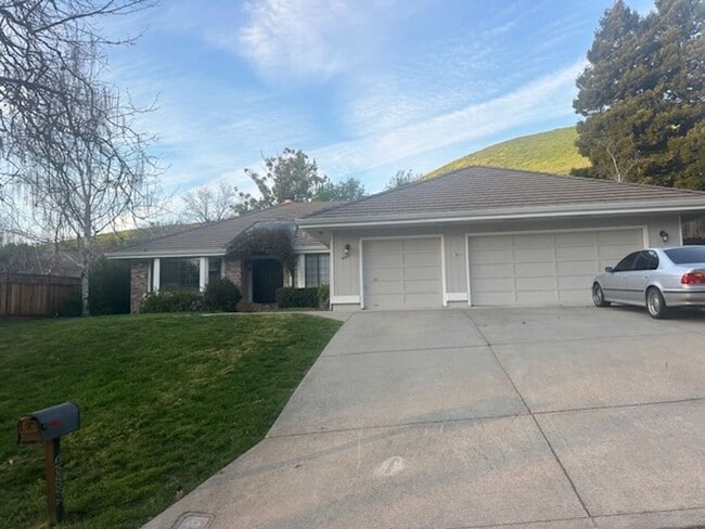 Photo - Private executive estate