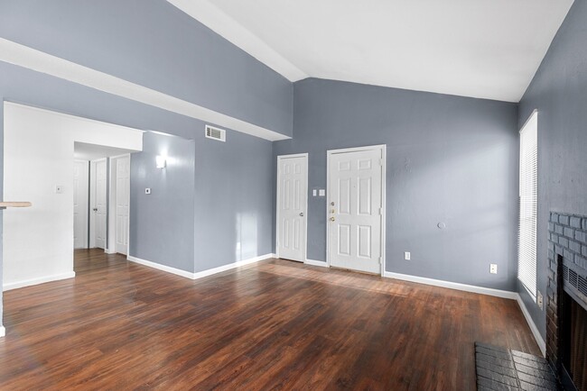 Photo - 7200 W T C Jester Blvd Unidad 1003