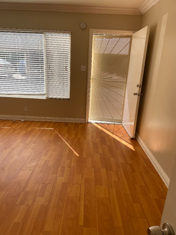 Photo - 8546 Cashio St Unidad 03