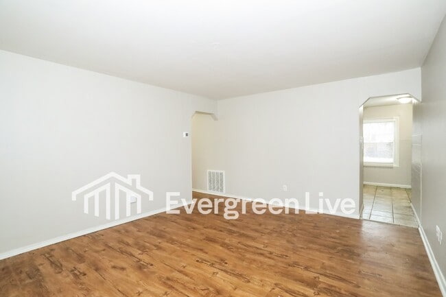 Photo - 9209 Meadowglen Dr