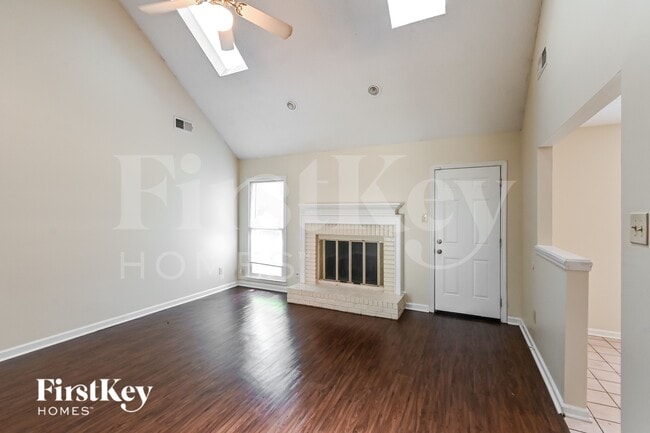 Photo - 8441 Woolrich Dr