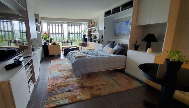 Murphy Bed Open - 1301 Delaware Ave SW Unit River Park