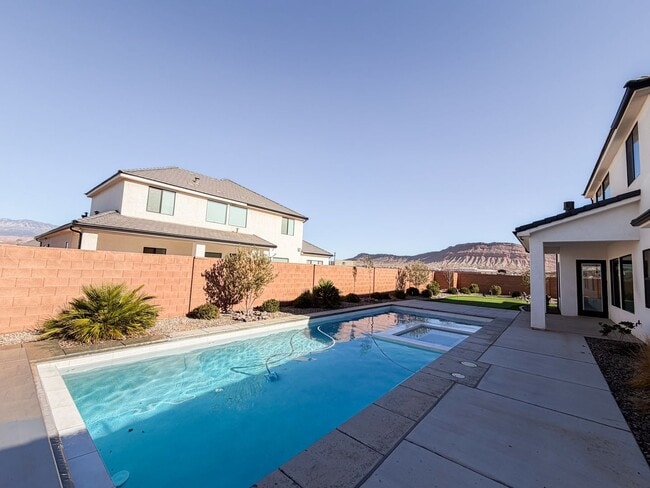 Photo - 5 bed plus office / 4 bath / 3 car garage custom home in Washington Fields with POOL