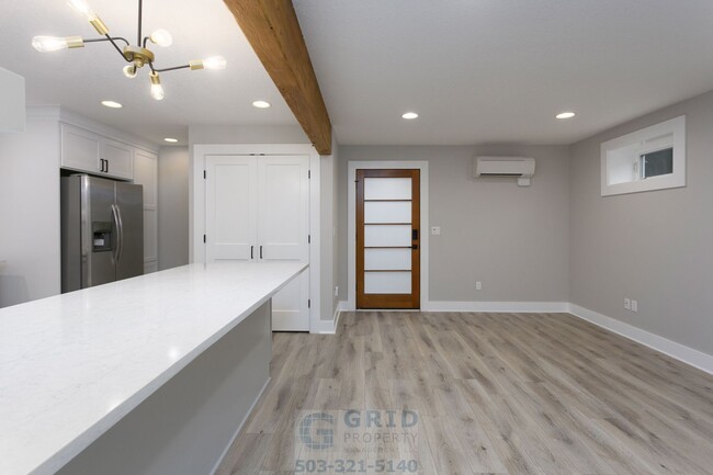 GPM670 - SE 35th Pl (T2) - GPM670 - SE 35th Pl (T2) Apartment Unit B