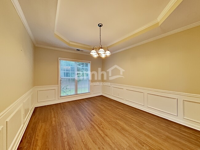 Photo - 1664 Crittenden Ln