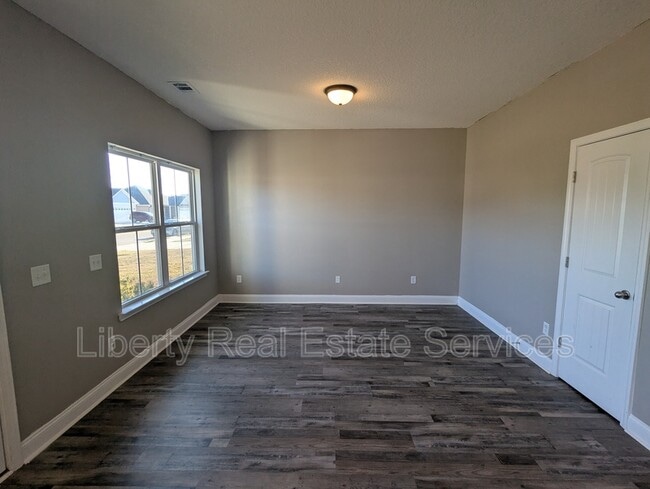 Photo - 365 Abode Ave