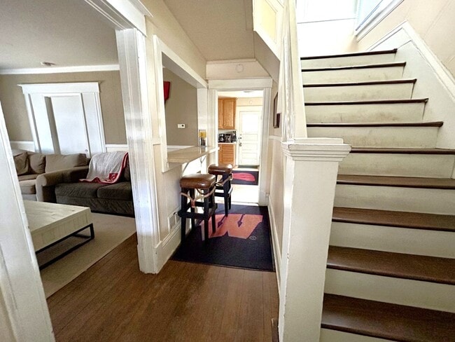 Photo - Great Location Downtown near Campus and La...