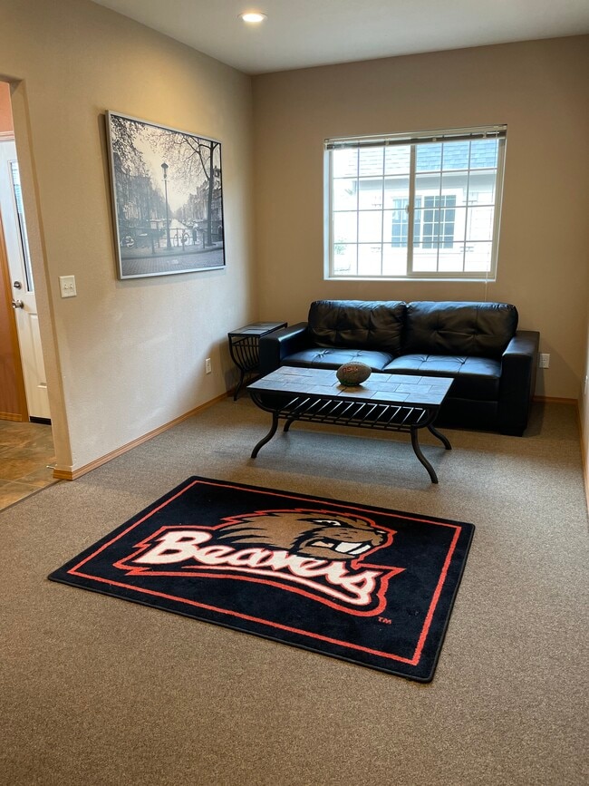 Photo - 1845 NW Polk Ave Unidad 101