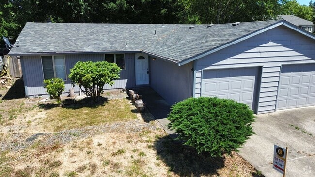 Building Photo - 2 bedroom 1 bath duplex Rental