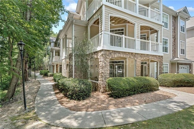 Photo - 1032 Whitshire Way