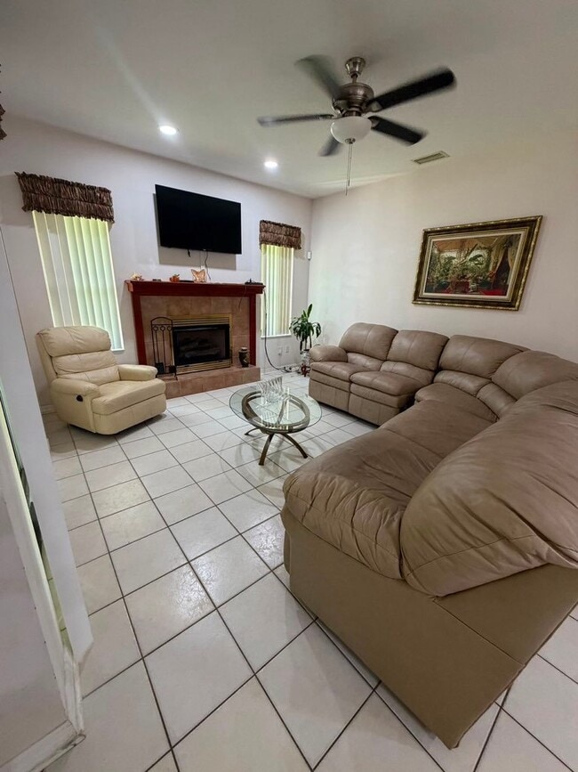 23 Ballenger Ln
