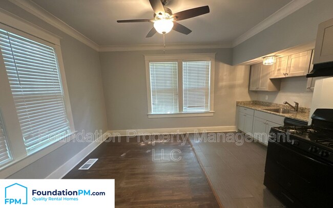 Photo - 1764 Lawrence Ave