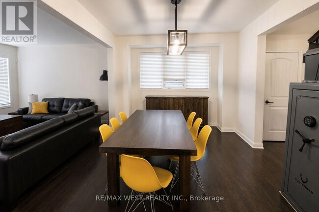 Photo - 296 Ruhl Dr