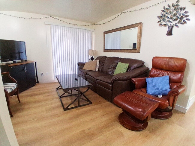 Photo - 1080 E 450 N