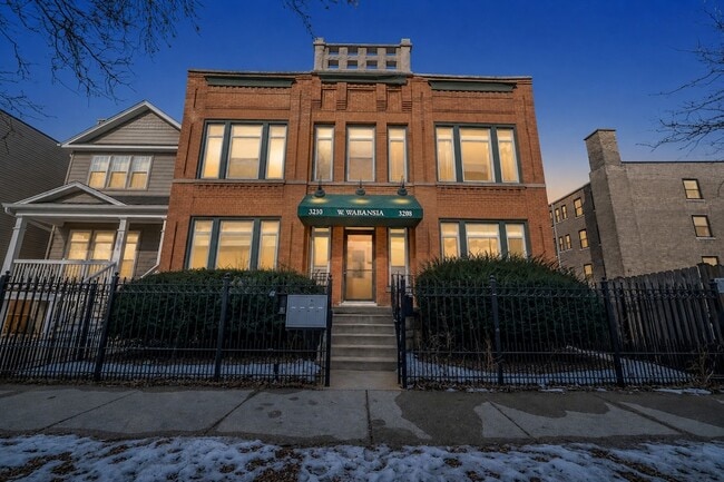 Building Photo - 3208 W Wabansia Ave Unit 2E
