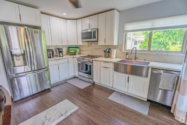 Building Photo - Modern Comfort in Mariners Village – Renov... Unit #A101 Rental