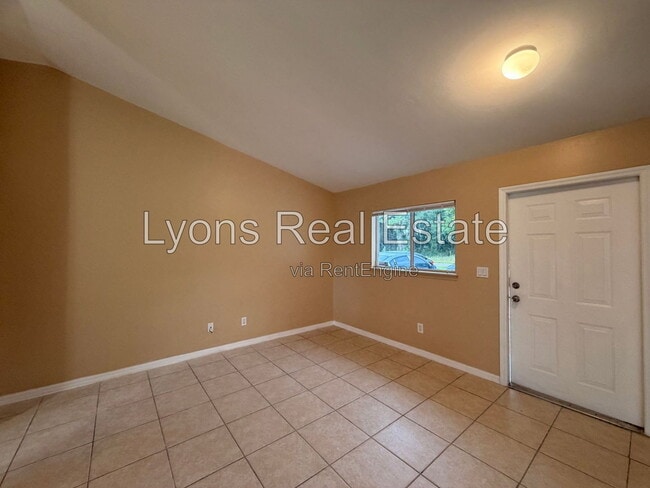 141 Meadow Rd