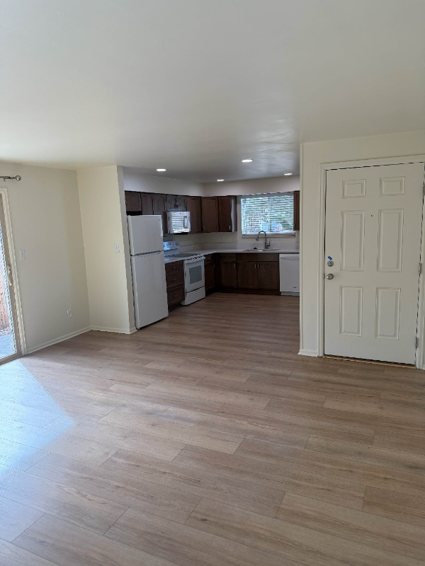 Photo - 5868 Newcombe Ct