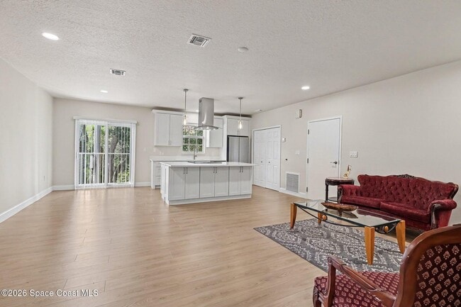 2008 Waverly Pl
