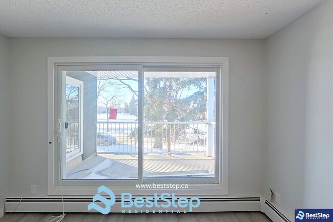 Photo - 10837-10117 117 St NW Unit 203