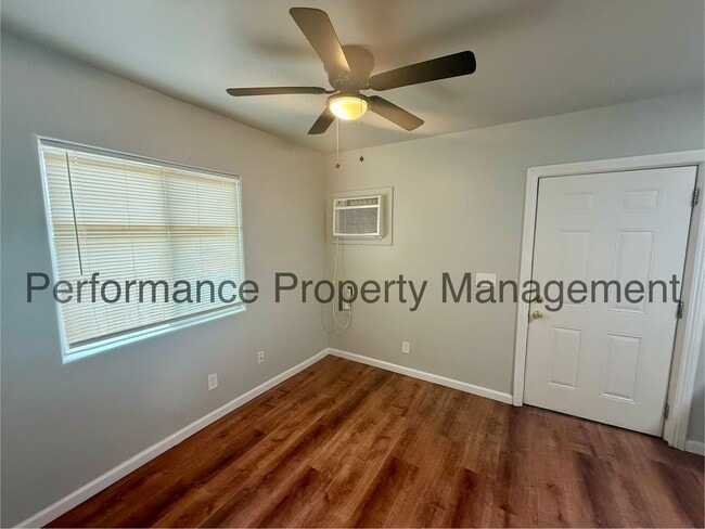 Photo - 1311 E 18th St Unidad B