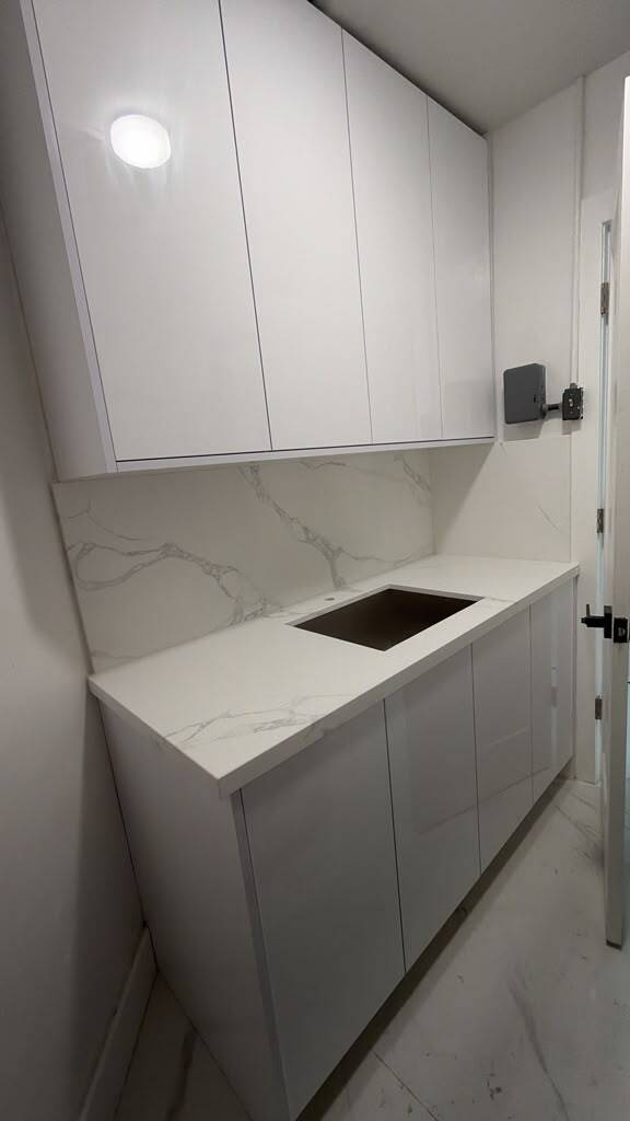 Cuarto de lavandería - 5740 SW 33rd Ter