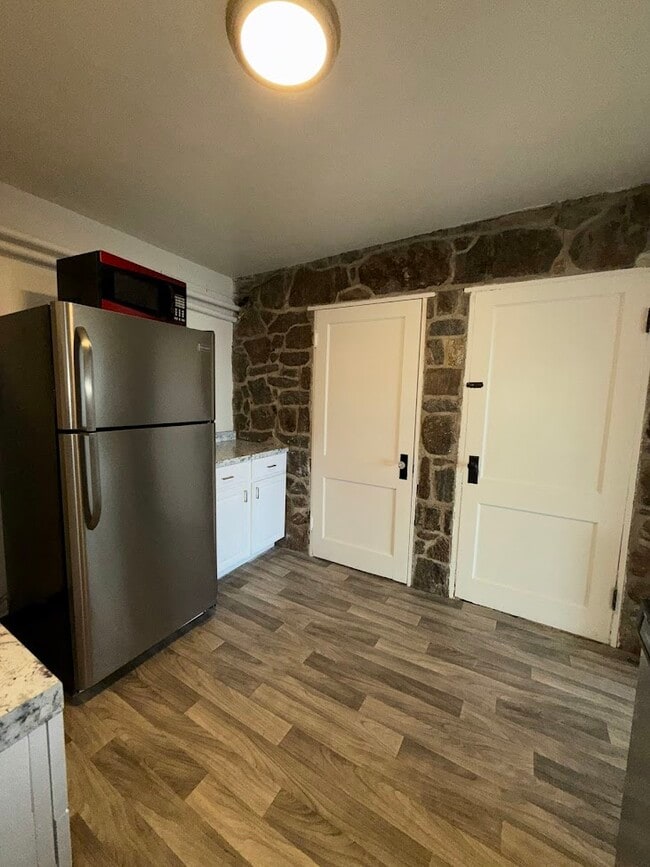 Photo - 1559 S Lininger Dr