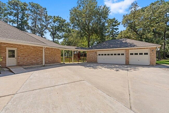 Photo - 15456 Pin Oak Dr